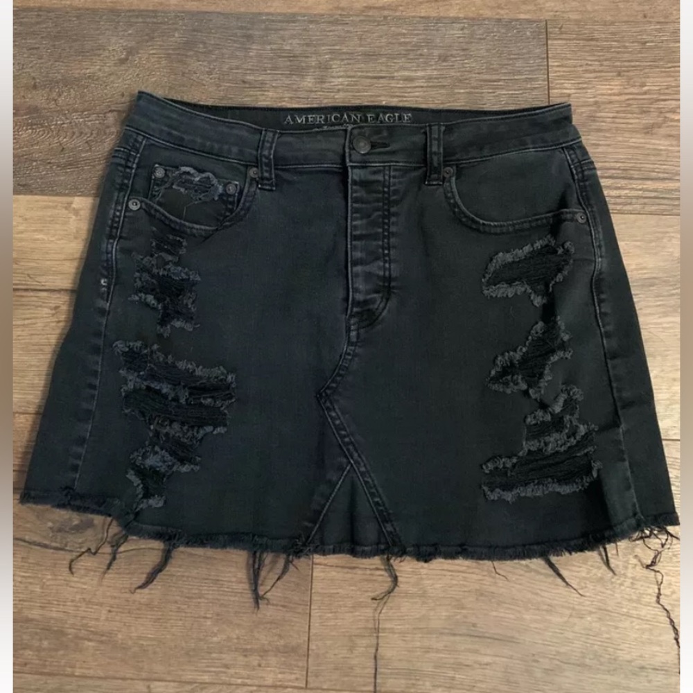 NWOT American Eagle Denim Skirt Size 10 Vintage Black Factory Destroyed